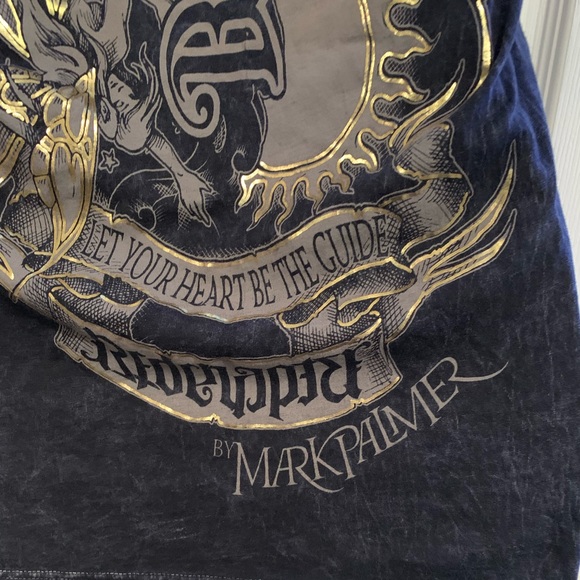 Graphic V-Neck Tee Shirt: Dream / Believe - Picture 5 of 7